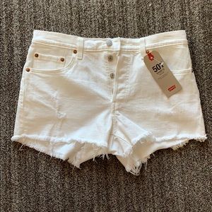 NWT Levi’s 501 Shorts White